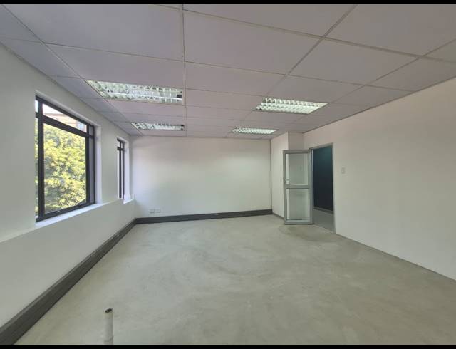 41M² OFFICE TO LET IN HYDE PARK